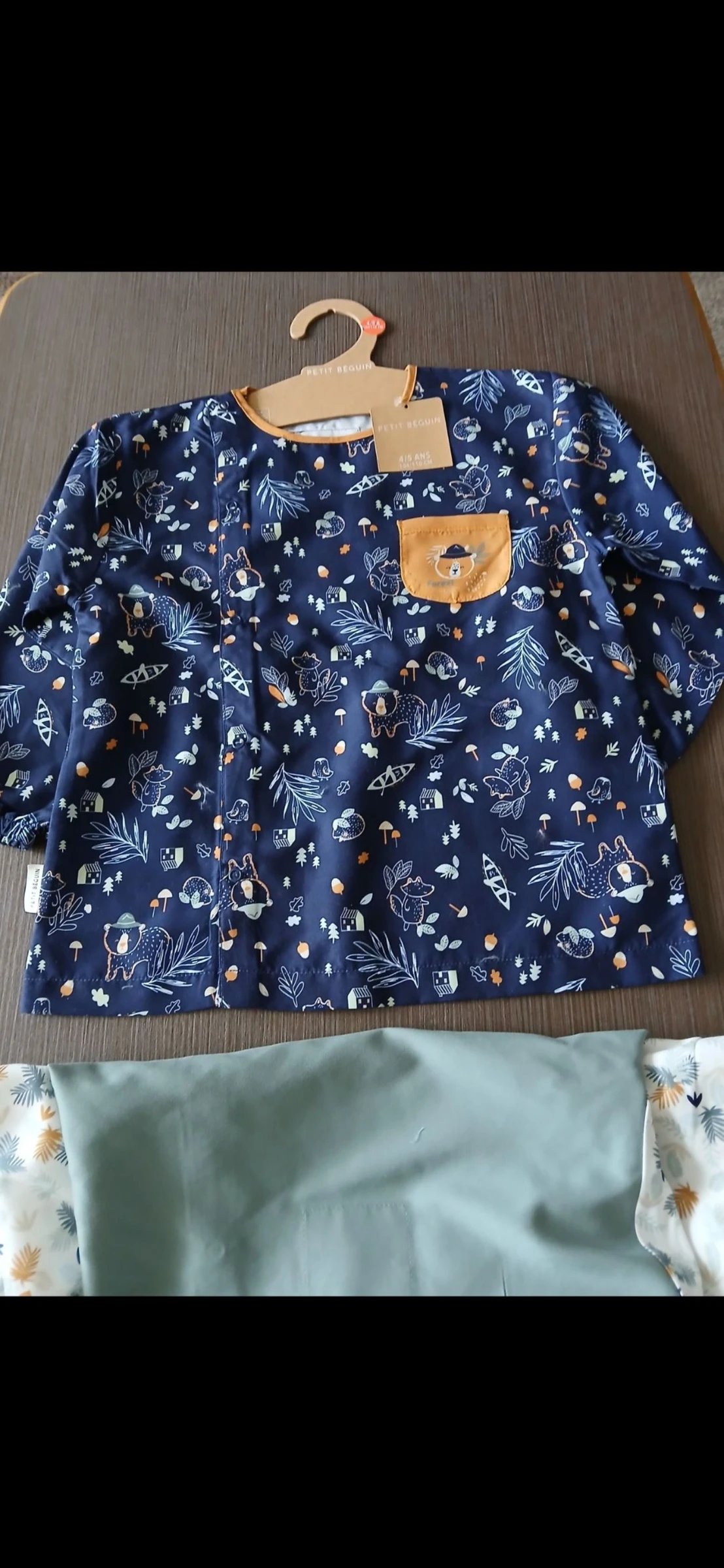 Lote de 2 blusas tipo delantal pintura niño pequeño Beguin 104/110 cm 4/5 años – photo 3